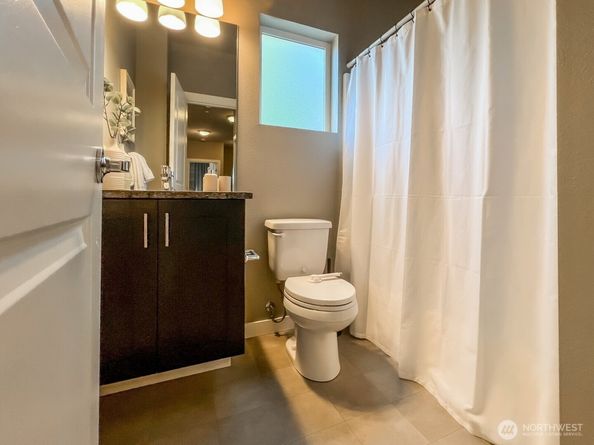 826 SW 96th Place, Seattle WA 98106