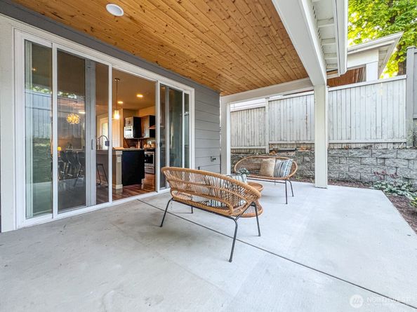 826 SW 96th Place, Seattle WA 98106