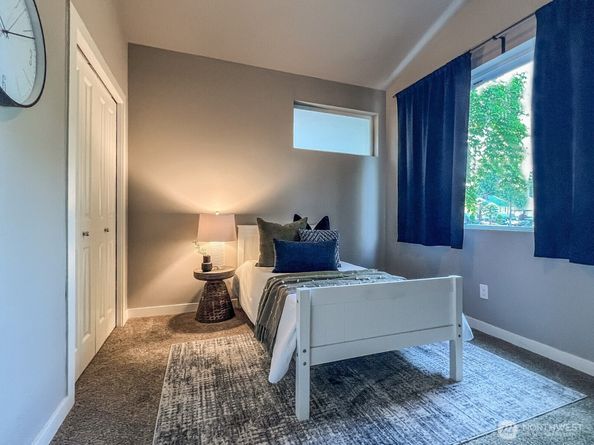 826 SW 96th Place, Seattle WA 98106