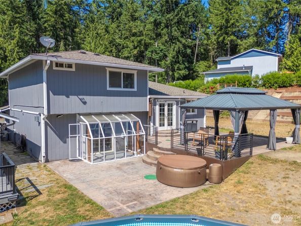 3288 NW Happy Hollow Lane, Silverdale WA 98383