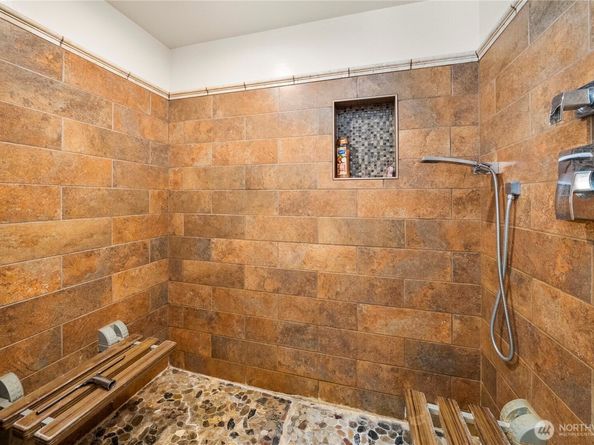 3288 NW Happy Hollow Lane, Silverdale WA 98383