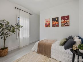4642 Eastern Avenue N, Seattle WA 98103