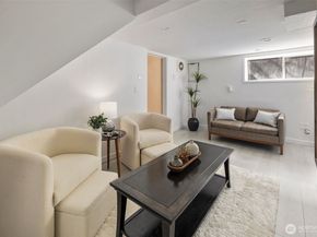 4642 Eastern Avenue N, Seattle WA 98103
