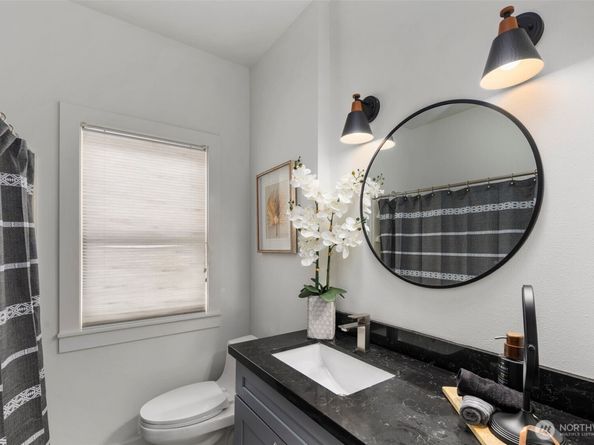 4642 Eastern Avenue N, Seattle WA 98103