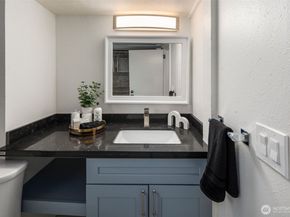 4642 Eastern Avenue N, Seattle WA 98103