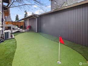 4642 Eastern Avenue N, Seattle WA 98103