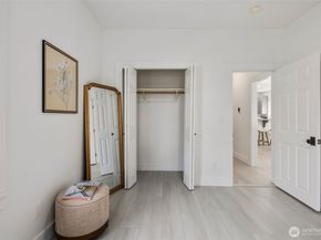 4642 Eastern Avenue N, Seattle WA 98103