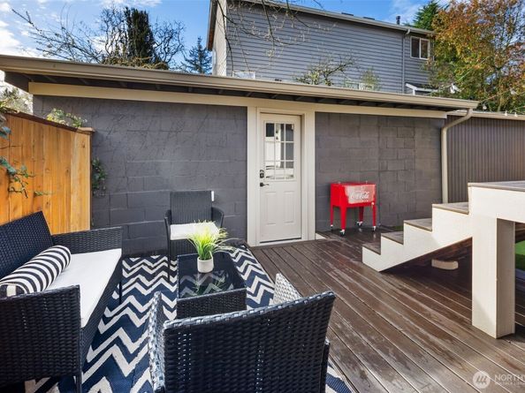 4642 Eastern Avenue N, Seattle WA 98103