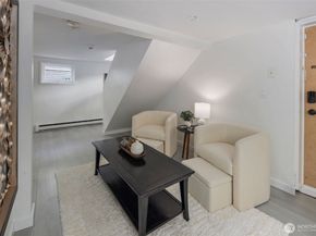 4642 Eastern Avenue N, Seattle WA 98103