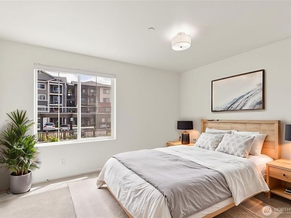 861 5th Place NE, Issaquah WA 98029