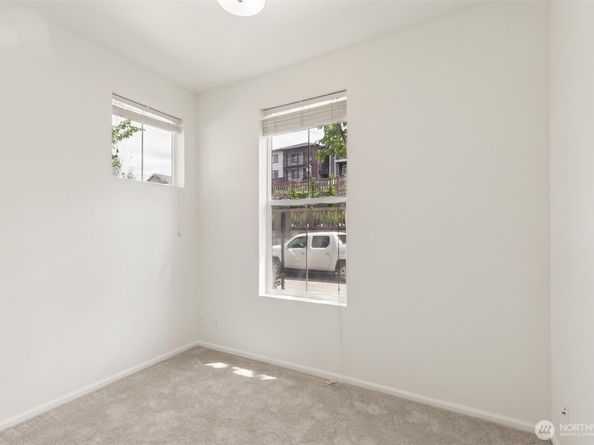 861 5th Place NE, Issaquah WA 98029