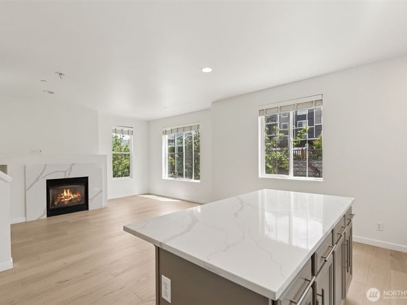 861 5th Place NE, Issaquah WA 98029