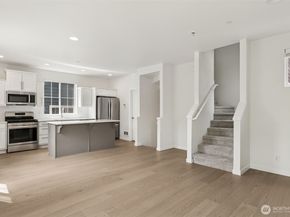 861 5th Place NE, Issaquah WA 98029