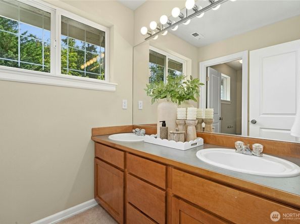 16709 168th Terrace SE, Renton WA 98058