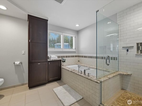 11344 NE 67th Street A1, Kirkland WA 98033