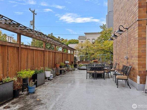 905 Cherry Street 601, Seattle WA 98104