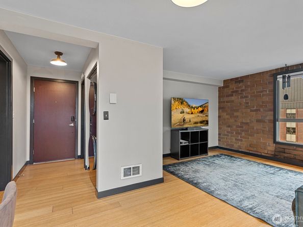 905 Cherry Street 601, Seattle WA 98104