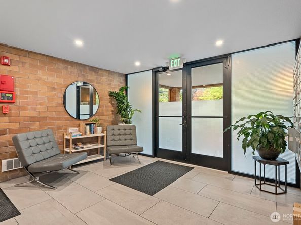 905 Cherry Street 601, Seattle WA 98104