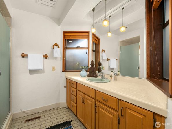 1627 California Avenue SW 1, Seattle WA 98116