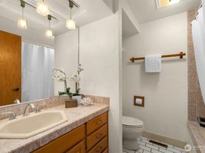 1627 California Avenue SW 1, Seattle WA 98116