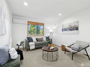 14348 Wallingford Avenue N, Seattle WA 98133