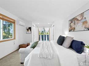14348 Wallingford Avenue N, Seattle WA 98133