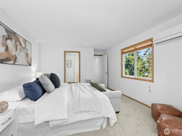 14348 Wallingford Avenue N, Seattle WA 98133