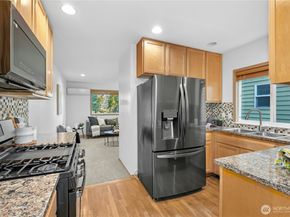14348 Wallingford Avenue N, Seattle WA 98133