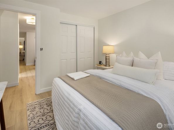 14415 NE 30th Place 22A, Bellevue WA 98007