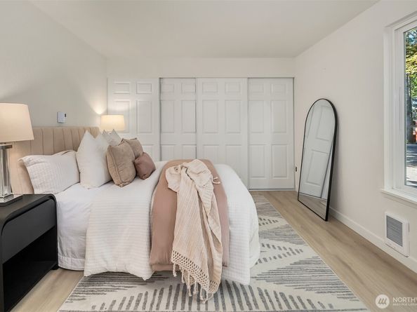 14415 NE 30th Place 22A, Bellevue WA 98007