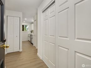 14415 NE 30th Place 22A, Bellevue WA 98007