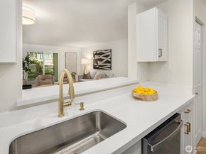 14415 NE 30th Place 22A, Bellevue WA 98007