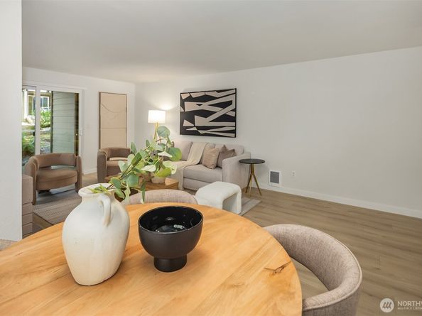 14415 NE 30th Place 22A, Bellevue WA 98007