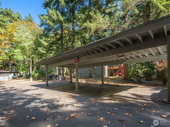14415 NE 30th Place 22A, Bellevue WA 98007