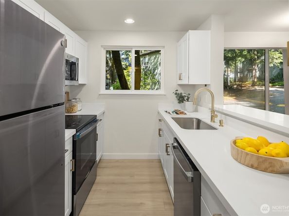 14415 NE 30th Place 22A, Bellevue WA 98007