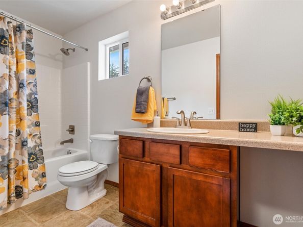 2755 SW Jabirin Way, Port Orchard WA 98367