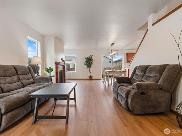 2755 SW Jabirin Way, Port Orchard WA 98367