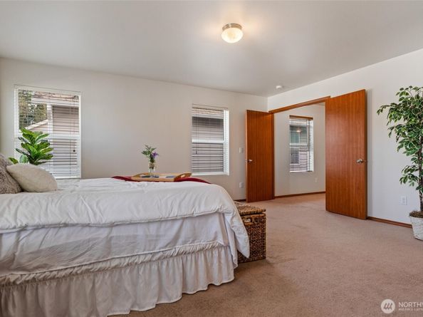 2755 SW Jabirin Way, Port Orchard WA 98367