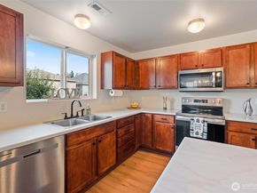 2755 SW Jabirin Way, Port Orchard WA 98367