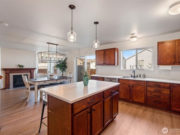 2755 SW Jabirin Way, Port Orchard WA 98367