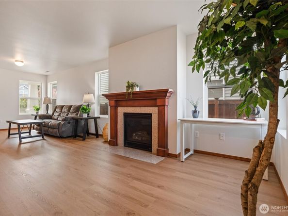 2755 SW Jabirin Way, Port Orchard WA 98367
