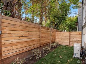 10821 11th Avenue NE, Seattle WA 98125