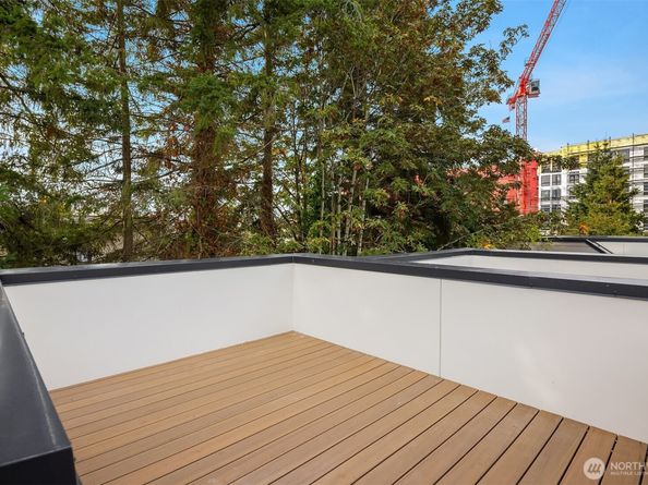 10821 11th Avenue NE, Seattle WA 98125
