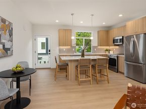10821 11th Avenue NE, Seattle WA 98125