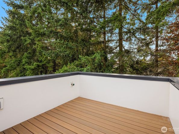 10821 11th Avenue NE, Seattle WA 98125