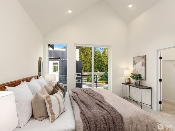 10821 11th Avenue NE, Seattle WA 98125