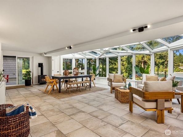 11710 Arrow Point Drive NE, Bainbridge Island WA 98110