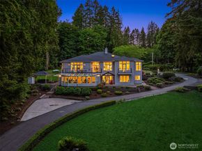 11710 Arrow Point Drive NE, Bainbridge Island WA 98110