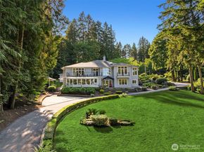 11710 Arrow Point Drive NE, Bainbridge Island WA 98110