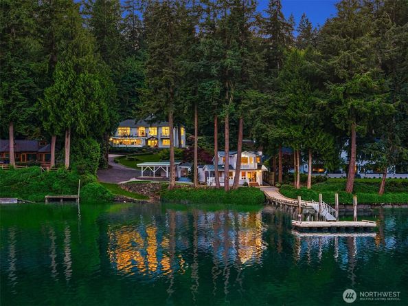 11710 Arrow Point Drive NE, Bainbridge Island WA 98110